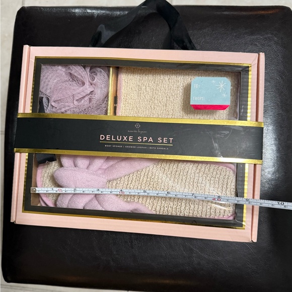NANETTE LEPORE DELUXE SPA SET - Picture 2 of 3